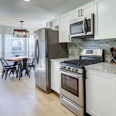 Chic Bentonville Home With Patio And Fire Pit! Exteriör bild